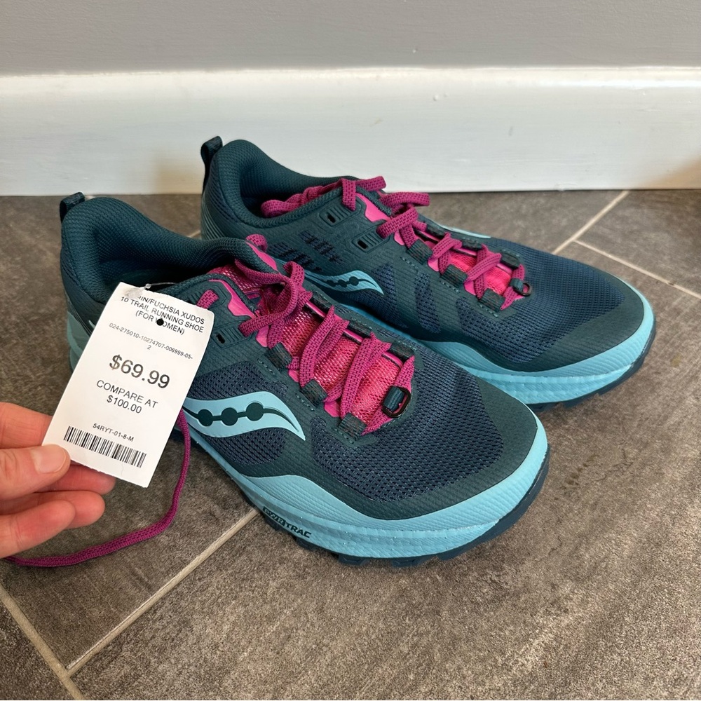 Saucony Xodus 10 Women's Teal and Magenta Athletic Shoes